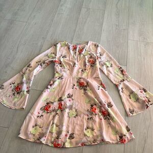 Re:named floral bell sleeve dress  size S